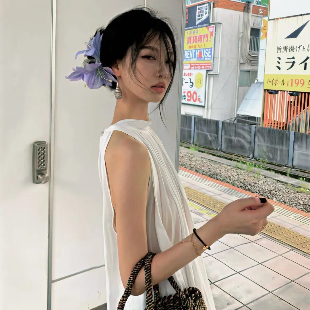夏日奇妙书封面